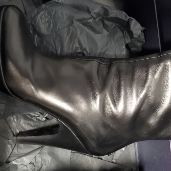 Prada shoes - Picture 4 of 7